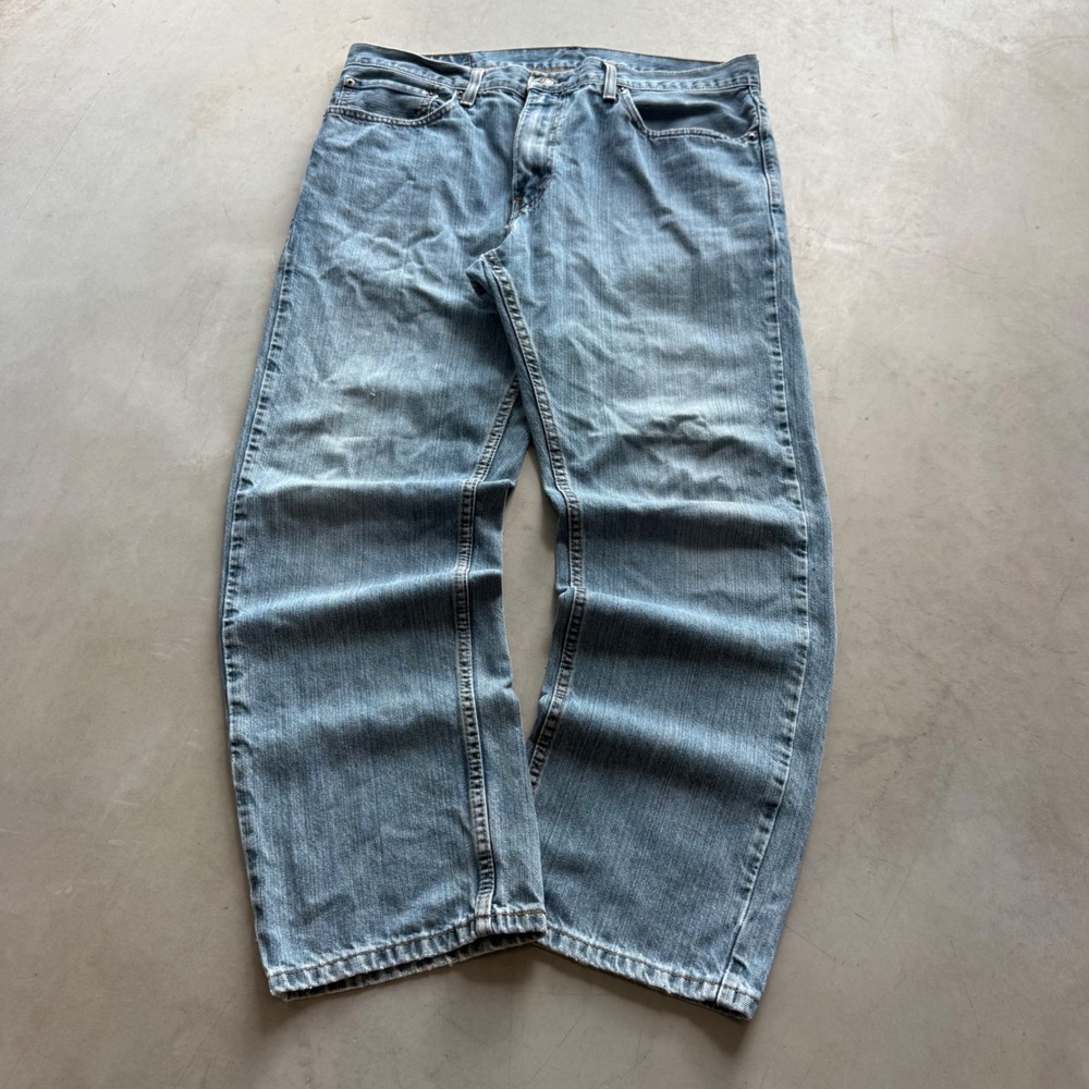 Vintage y2k Levi's 505 Jeans